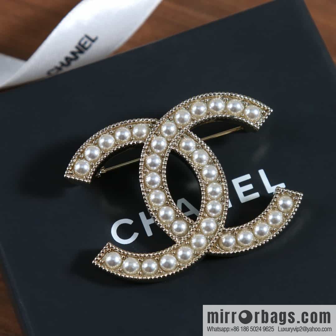 New ☑️ Chanel Double C Pearl Brooch