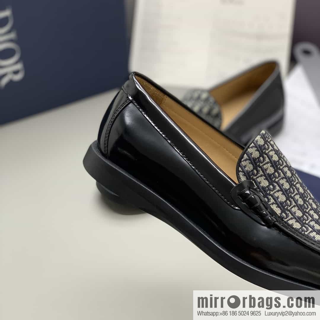 DIOR Dior men's loafers crafted in black smooth cow leather (fabric)