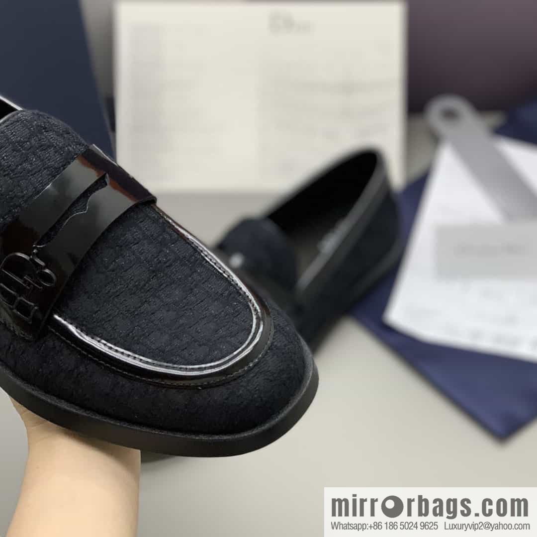 DIOR Dior men's loafers crafted in black smooth cow leather (fabric)