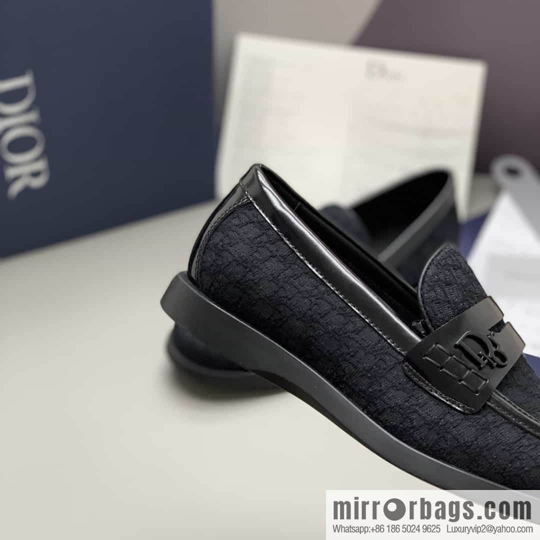 DIOR Dior men's loafers crafted in black smooth cow leather (fabric)