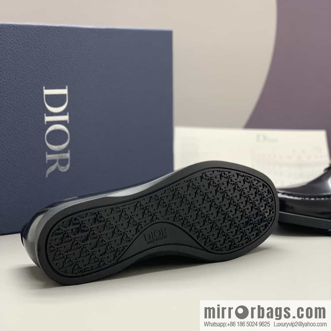 DIOR Dior men's loafers crafted in black smooth cow leather (fabric)