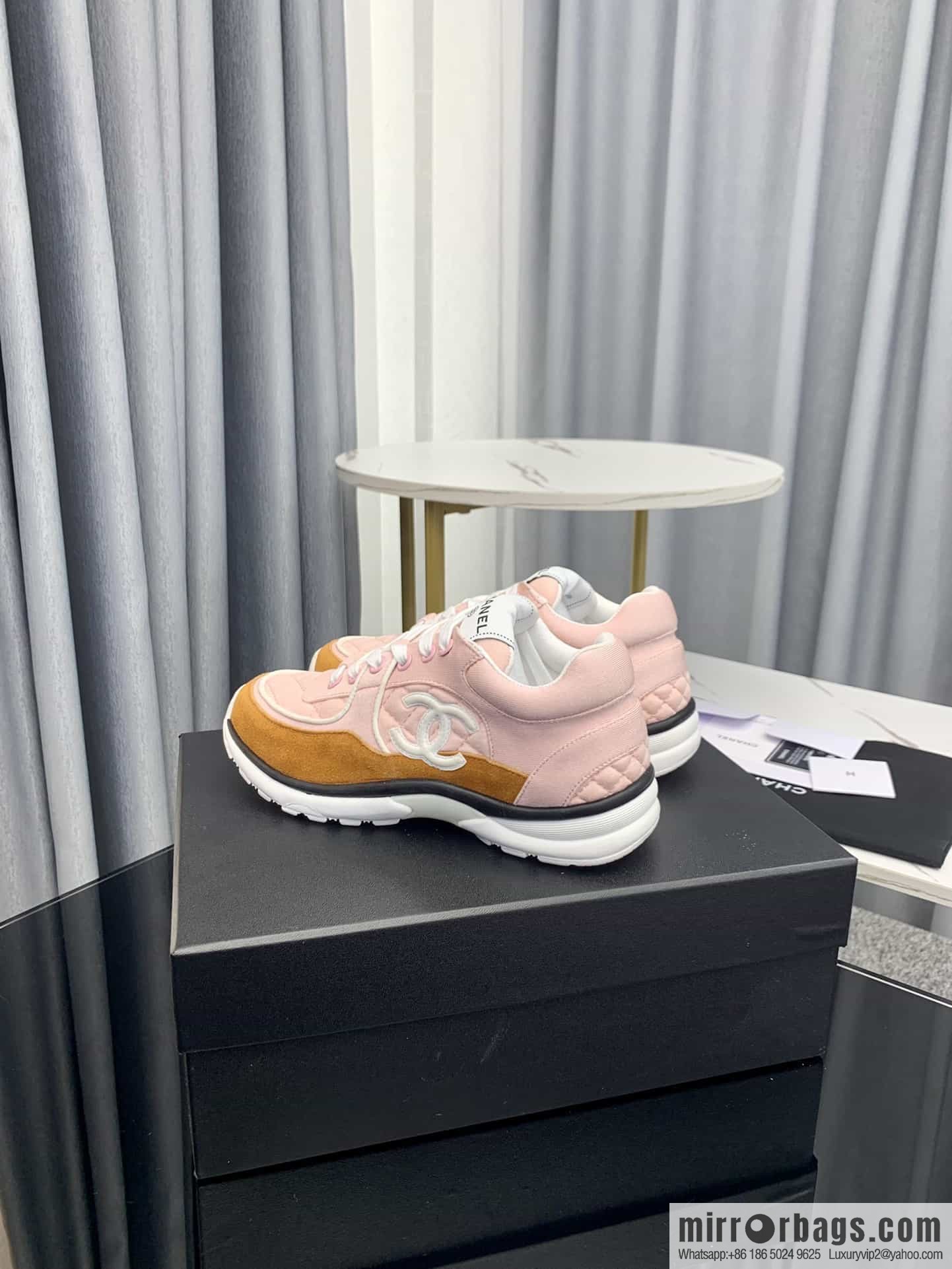 Chanel Chanel's latest suede panda shoes casual sneakers skate shoes