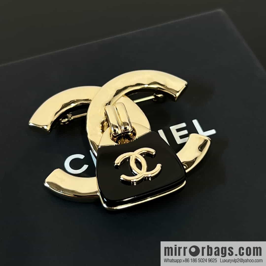 New ☑️ Chanel double c bag brooch
