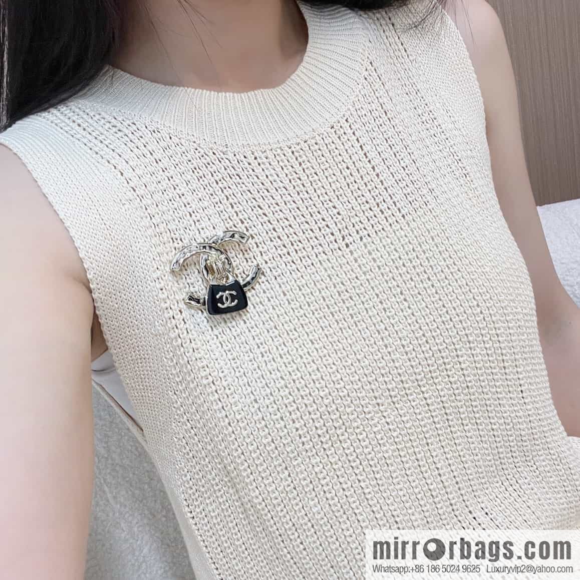 New ☑️ Chanel double c bag brooch