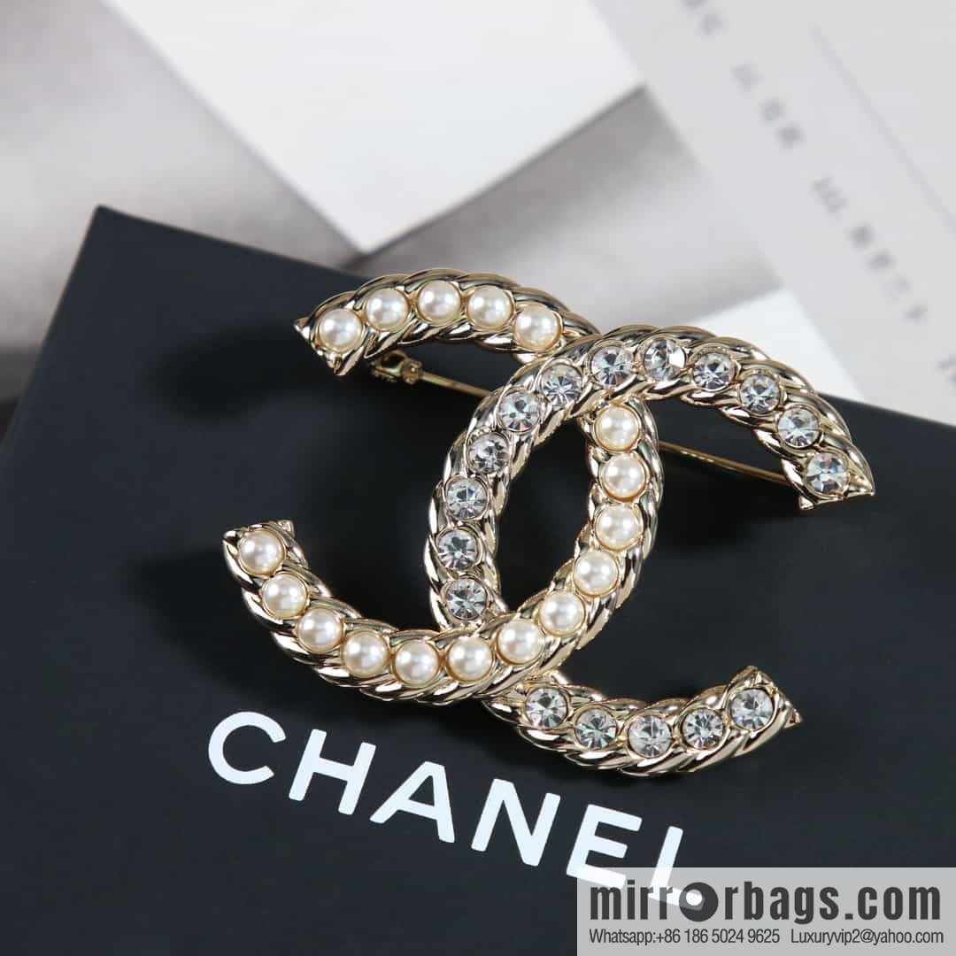 New ☑️ Chanel Double C Half Pearl Half Diamond Brooch