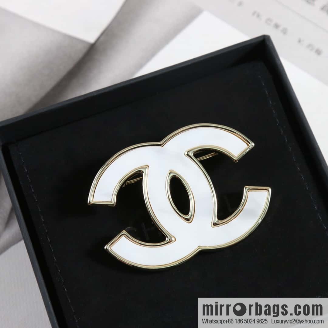 New ☑️ Chanel C1 double c three-color stud earrings