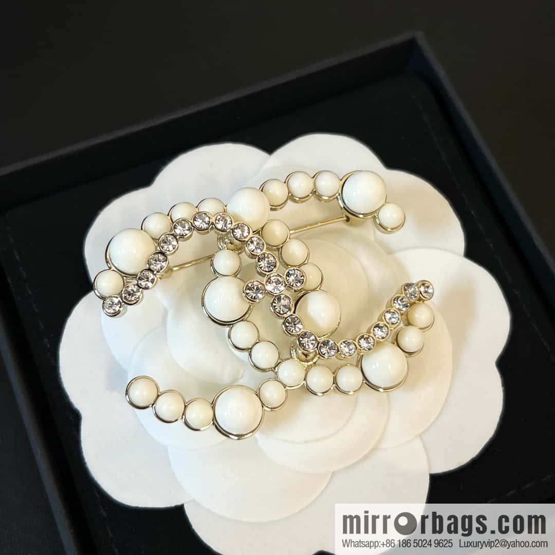 New ☑️ Chanel Double C Half Diamond Half Pearl Brooch