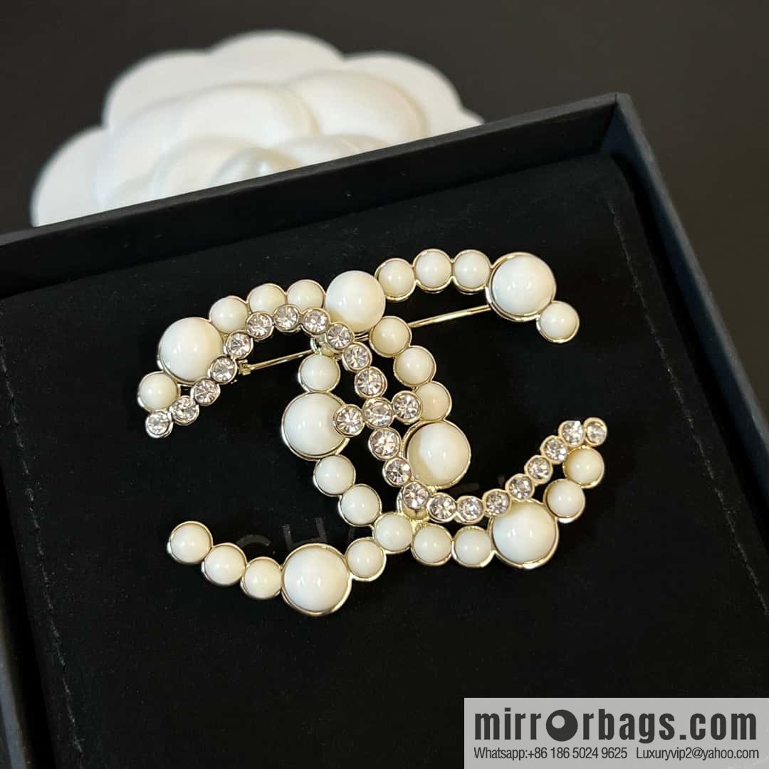 New ☑️ Chanel Double C Half Diamond Half Pearl Brooch