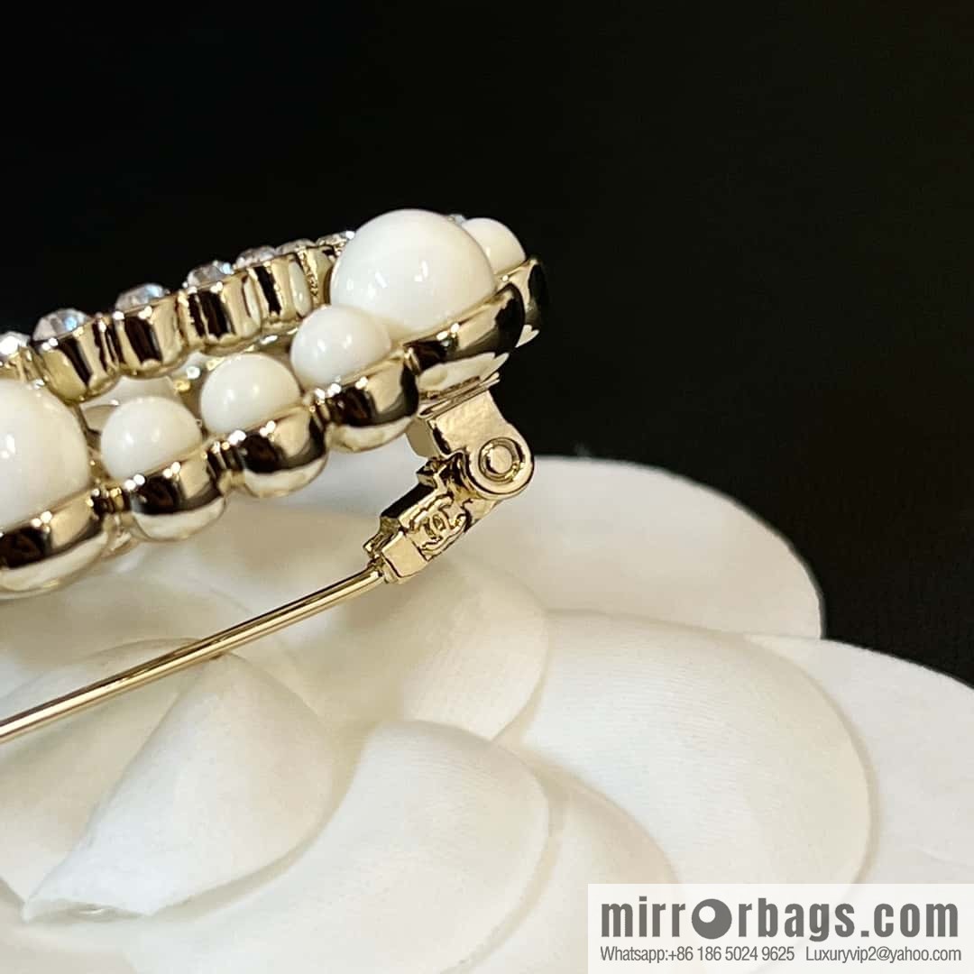 New ☑️ Chanel Double C Half Diamond Half Pearl Brooch