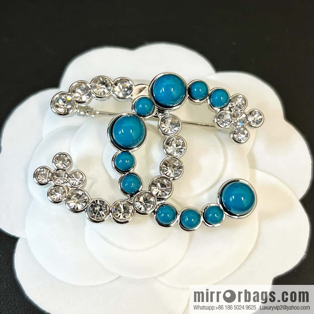 New ☑️ Chanel Double C Half Diamond Half Pearl Brooch