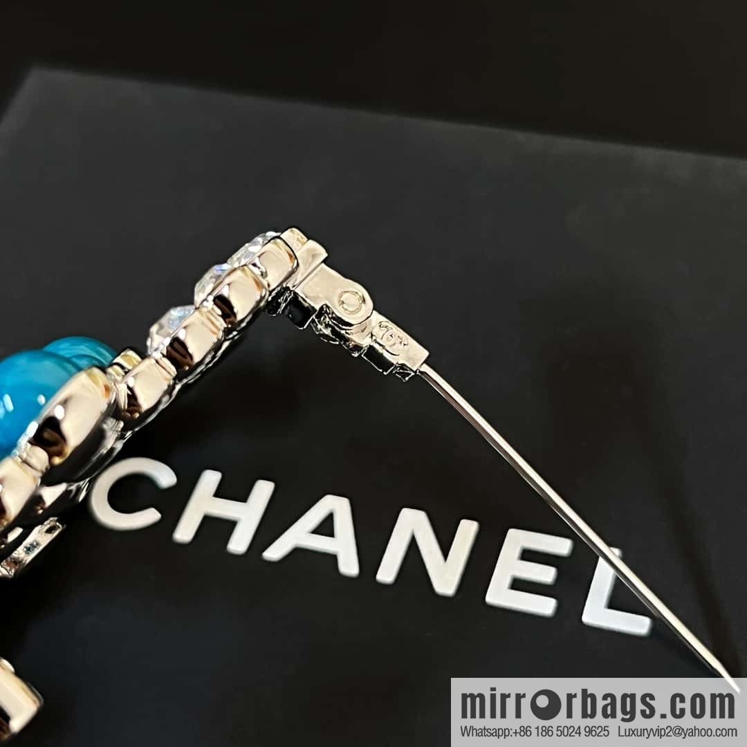 New ☑️ Chanel Double C Half Diamond Half Pearl Brooch