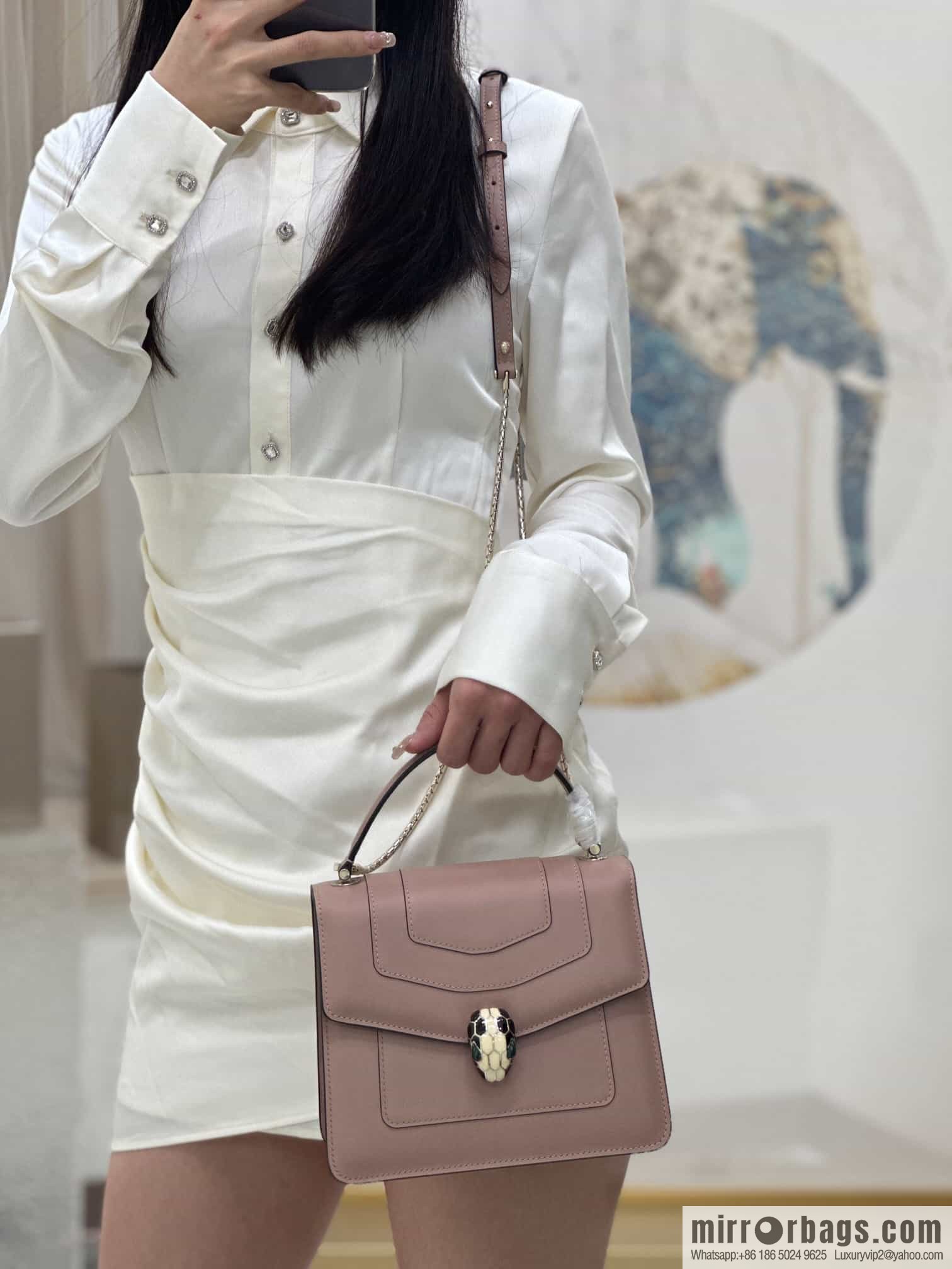 [Bvlgari] Bulgari counter hot-selling Serpenti Forever wrist organ bag model number: 38329