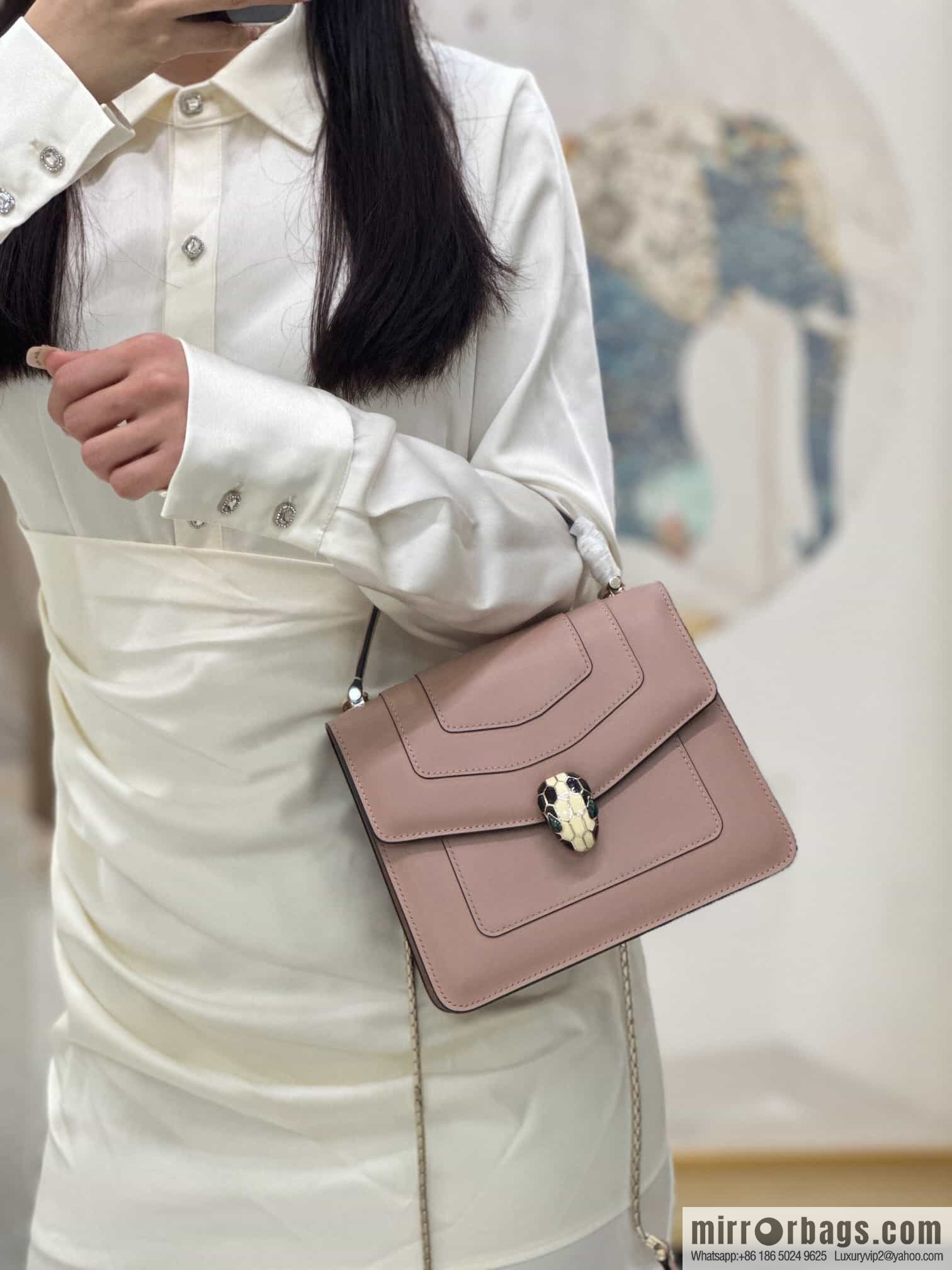 [Bvlgari] Bulgari counter hot-selling Serpenti Forever wrist organ bag model number: 38329