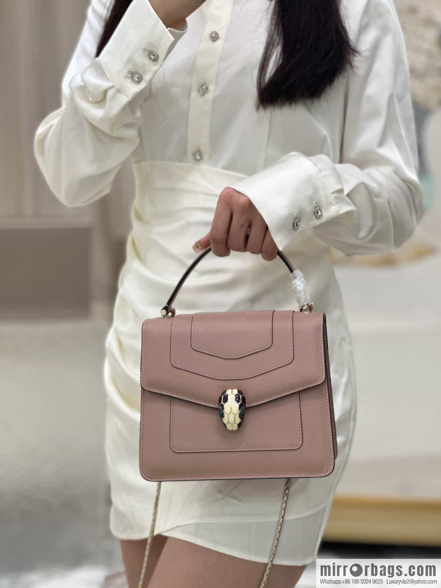 [Bvlgari] Bulgari counter hot-selling Serpenti Forever wrist organ bag model number: 38329