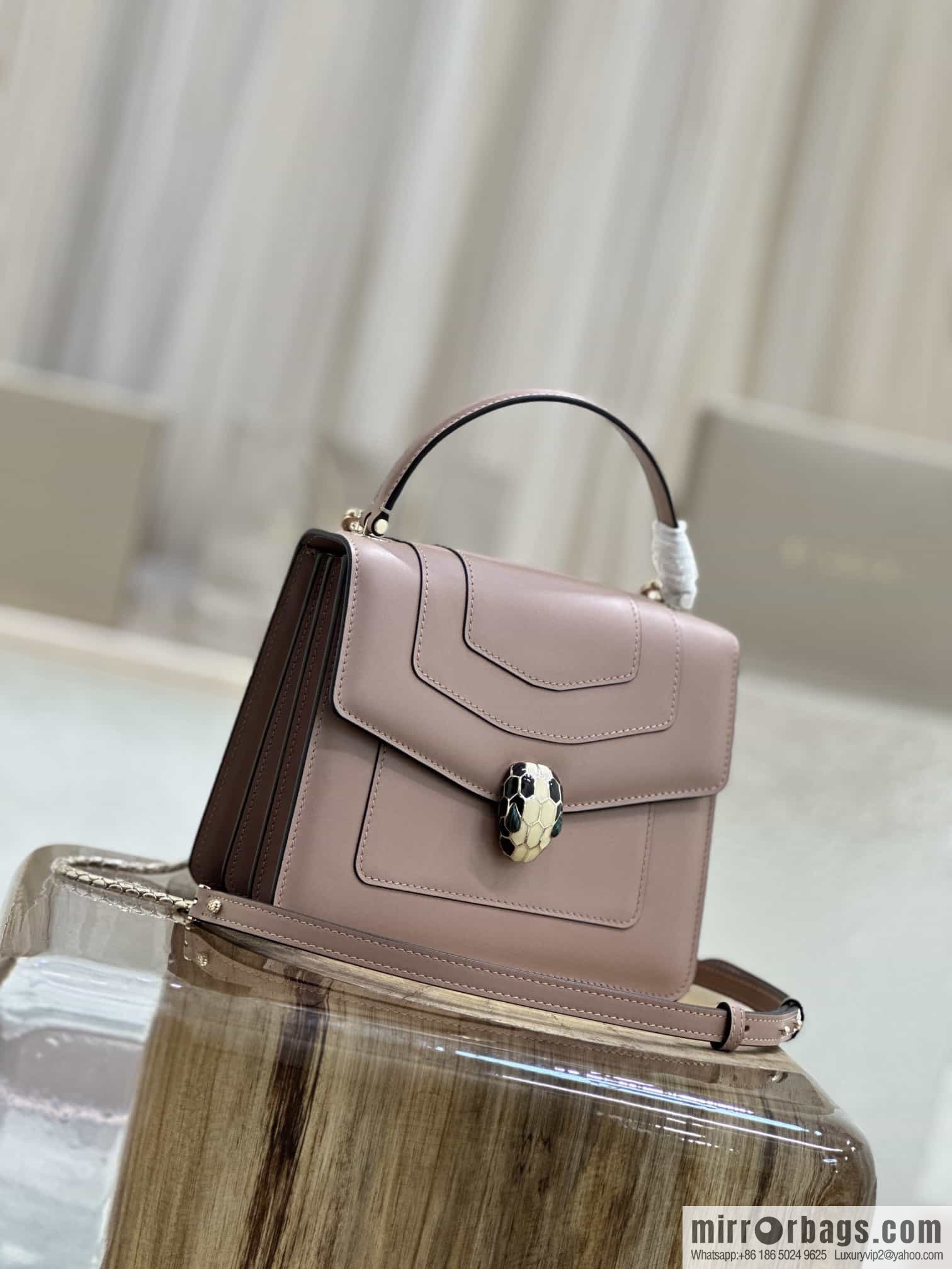 [Bvlgari] Bulgari counter hot-selling Serpenti Forever wrist organ bag model number: 38329
