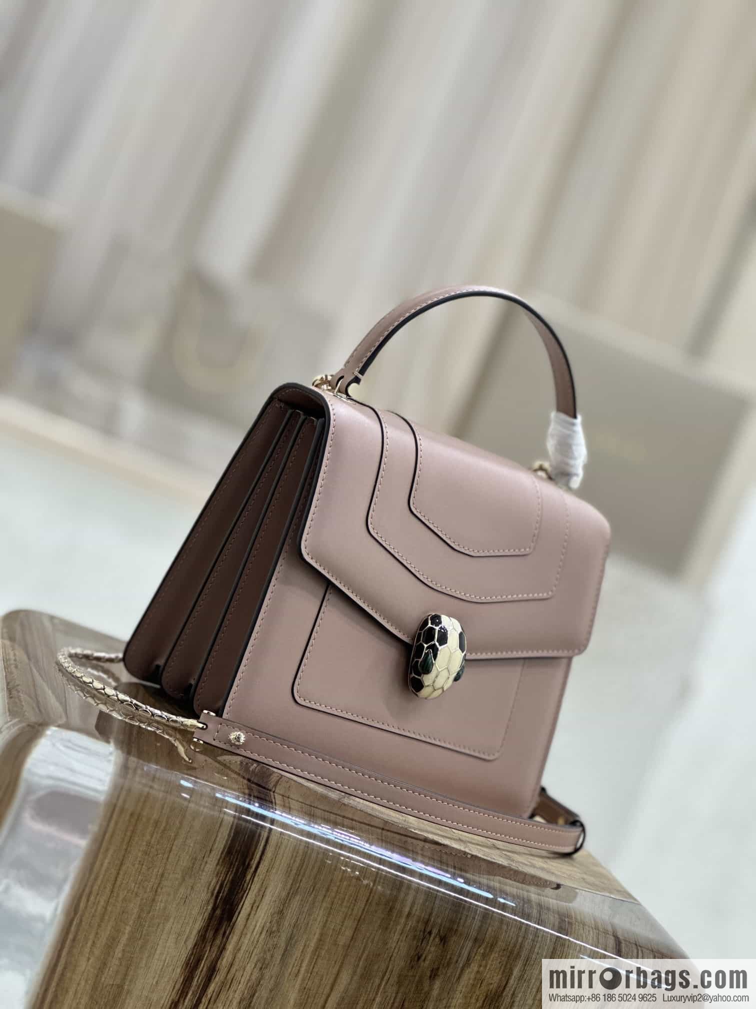 [Bvlgari] Bulgari counter hot-selling Serpenti Forever wrist organ bag model number: 38329