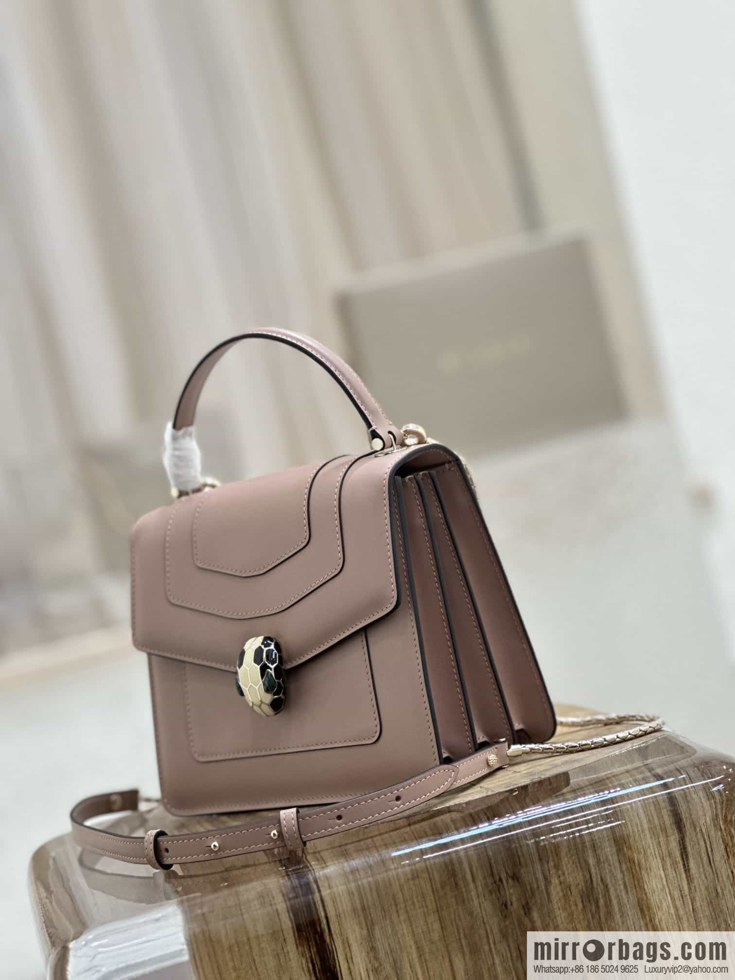 [Bvlgari] Bulgari counter hot-selling Serpenti Forever wrist organ bag model number: 38329