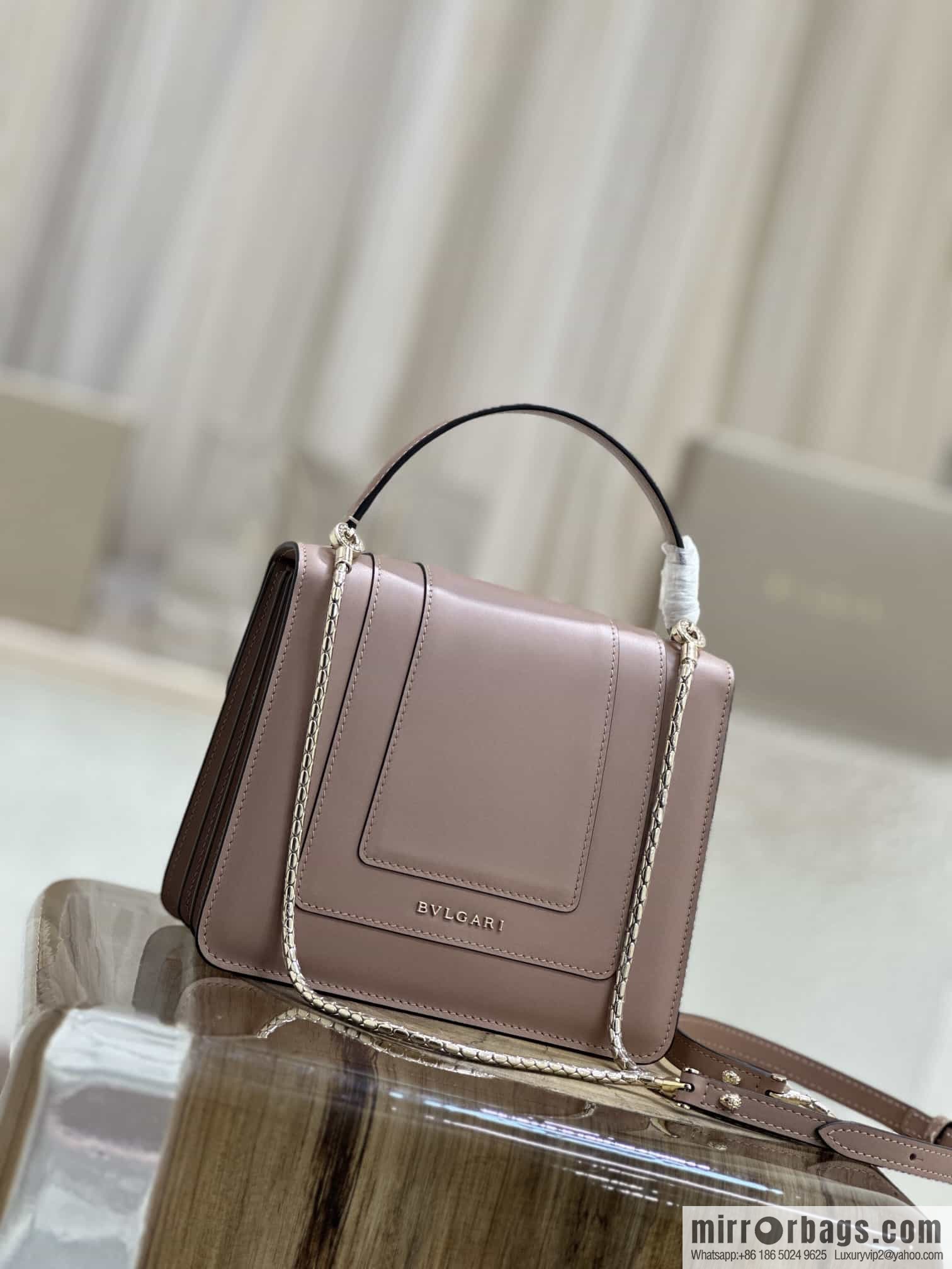 [Bvlgari] Bulgari counter hot-selling Serpenti Forever wrist organ bag model number: 38329