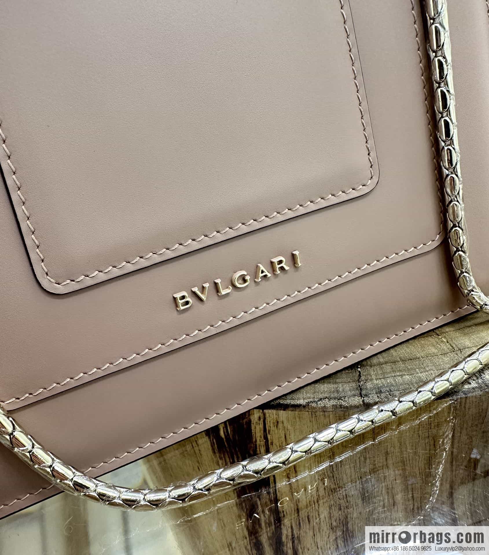[Bvlgari] Bulgari counter hot-selling Serpenti Forever wrist organ bag model number: 38329