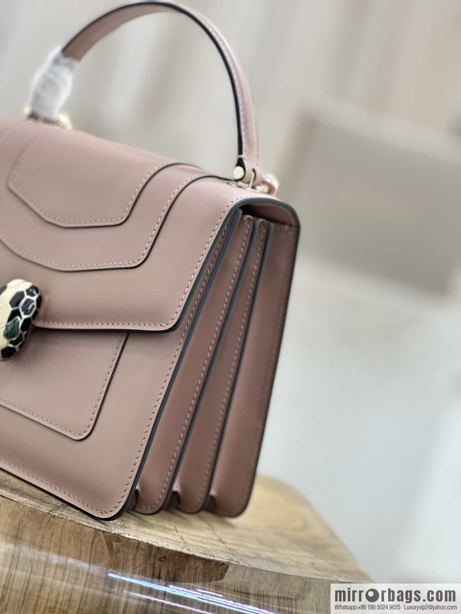 [Bvlgari] Bulgari counter hot-selling Serpenti Forever wrist organ bag model number: 38329