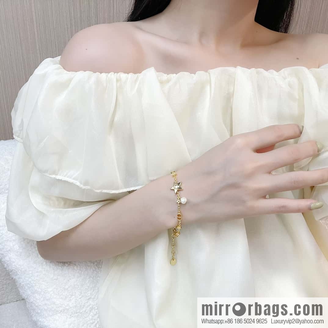 New ☑️ DIOR mirror pearl pentagram ⭐ star bracelet