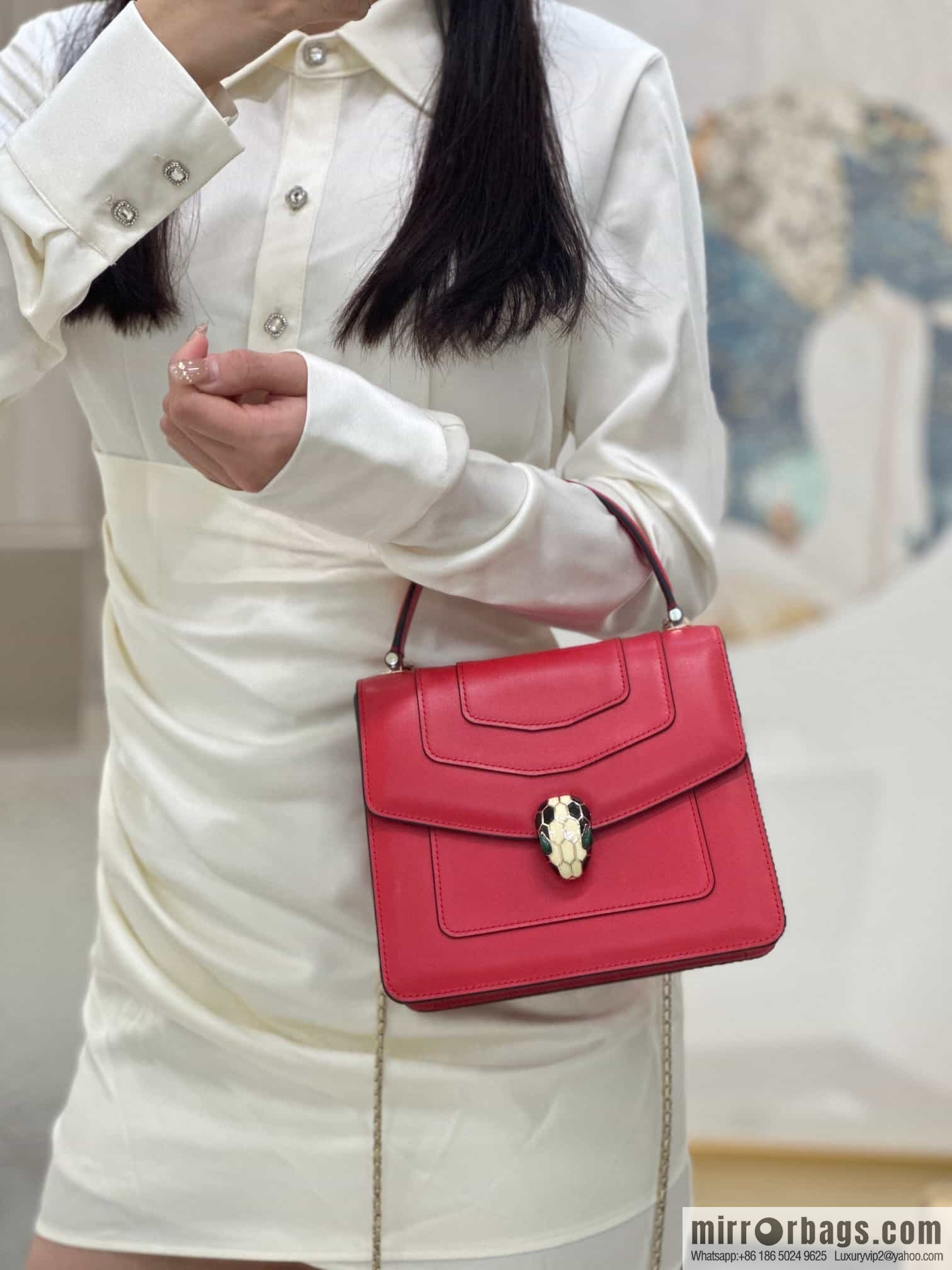 [Bvlgari] Bulgari counter hot-selling Serpenti Forever wrist organ bag model number: 38329