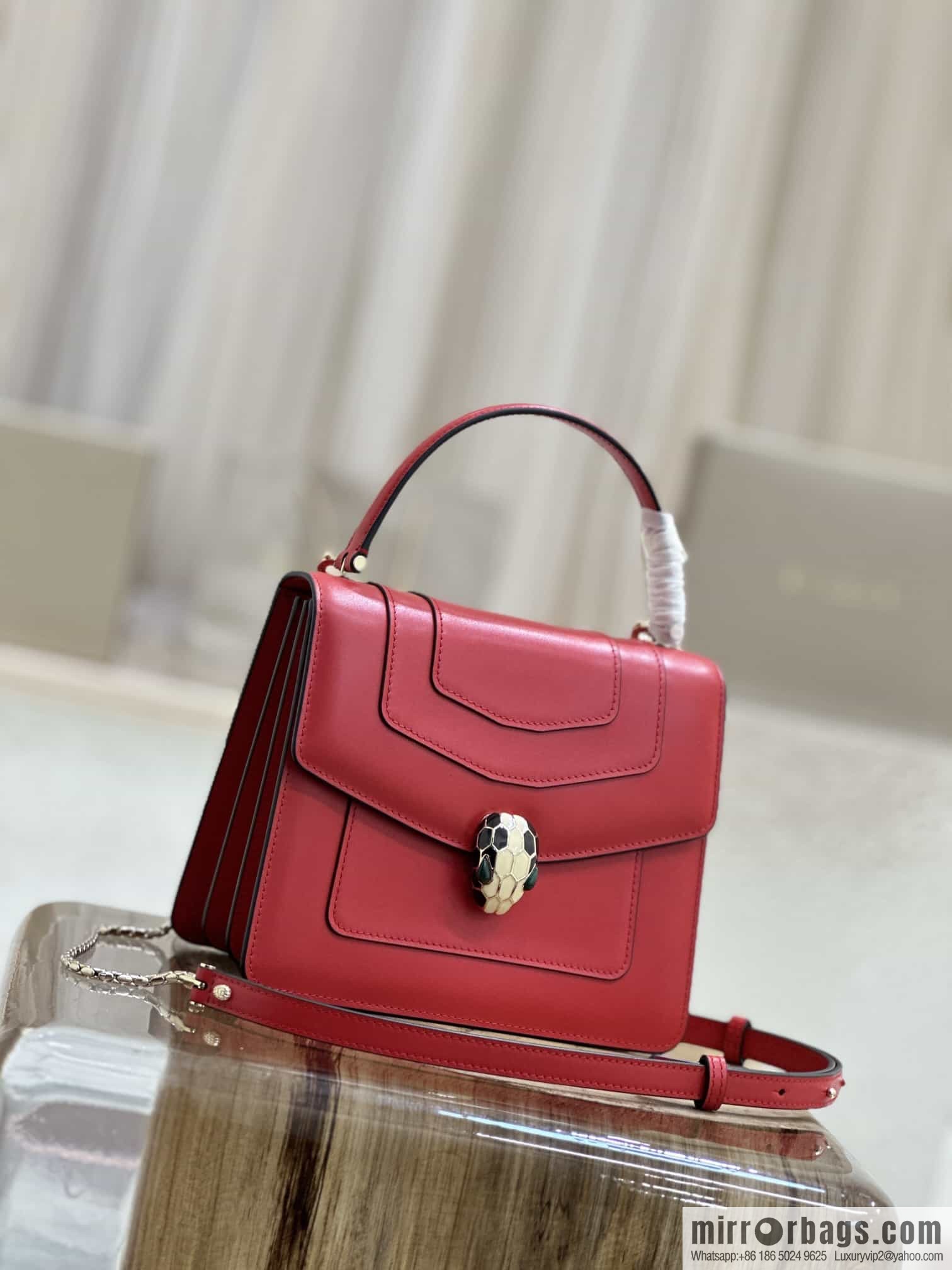 [Bvlgari] Bulgari counter hot-selling Serpenti Forever wrist organ bag model number: 38329