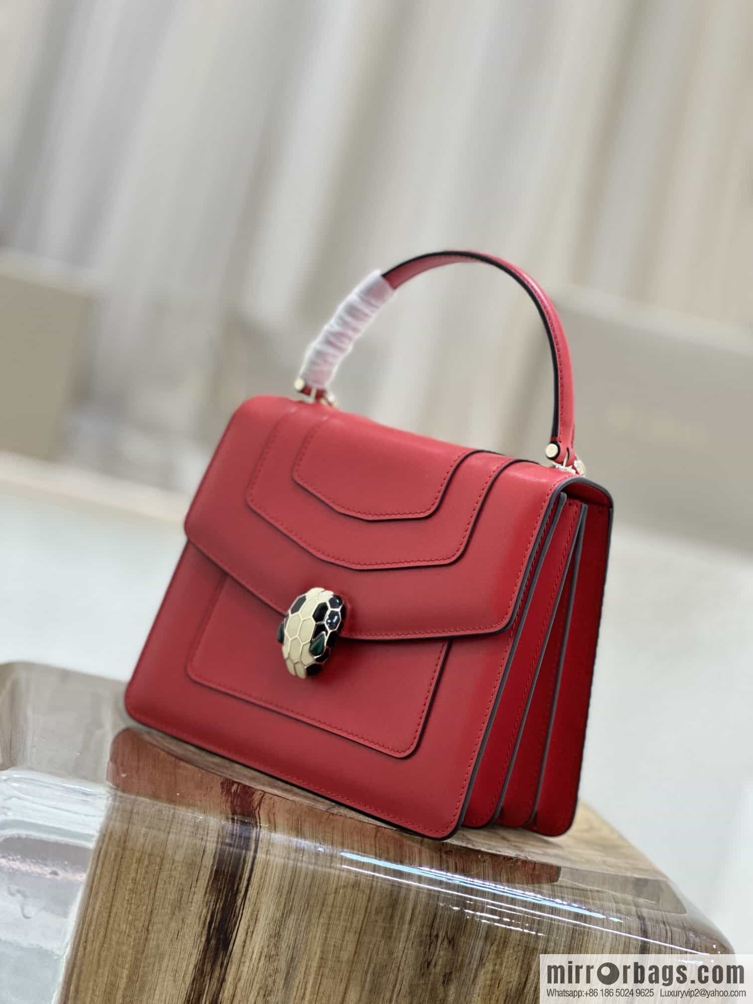 [Bvlgari] Bulgari counter hot-selling Serpenti Forever wrist organ bag model number: 38329