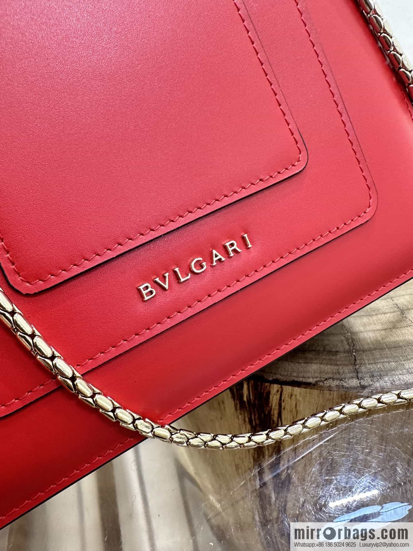 [Bvlgari] Bulgari counter hot-selling Serpenti Forever wrist organ bag model number: 38329