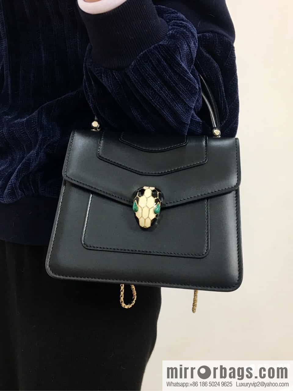 [Bvlgari] Bulgari counter hot-selling Serpenti Forever wrist organ bag model number: 38329