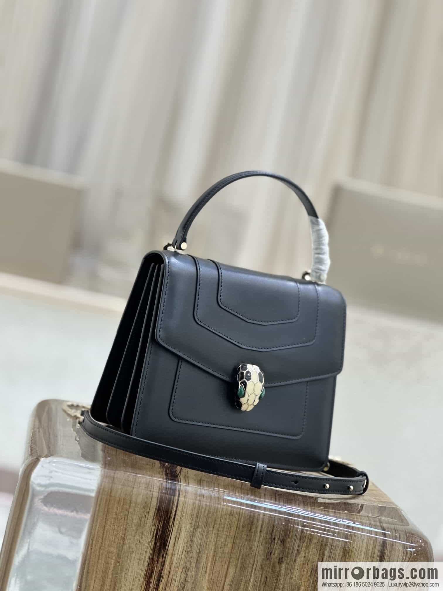 [Bvlgari] Bulgari counter hot-selling Serpenti Forever wrist organ bag model number: 38329
