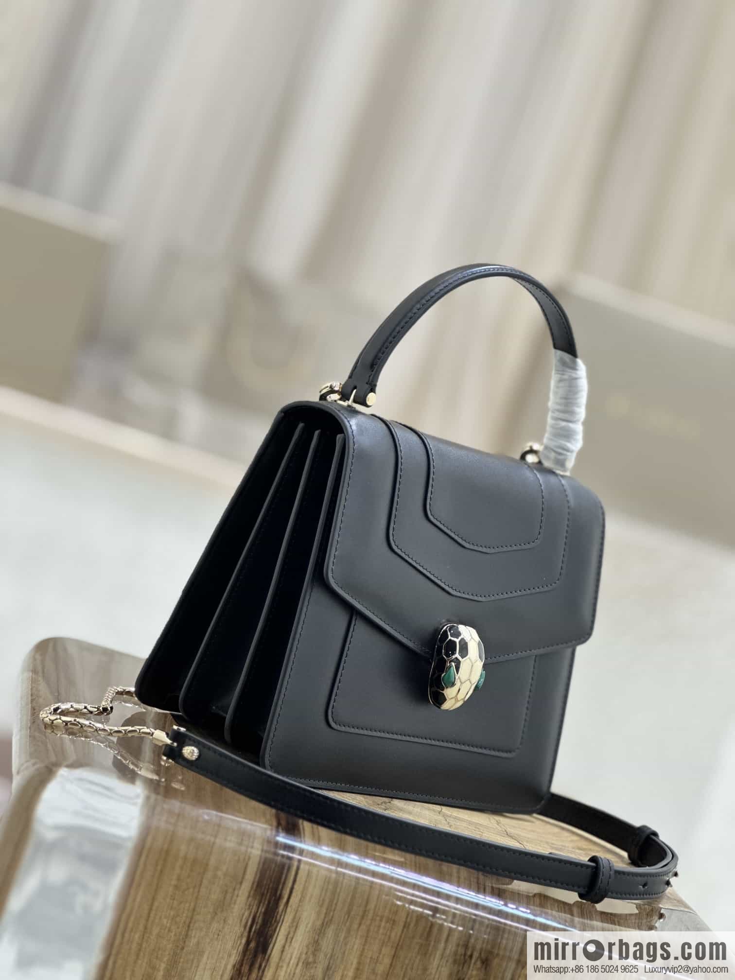 [Bvlgari] Bulgari counter hot-selling Serpenti Forever wrist organ bag model number: 38329