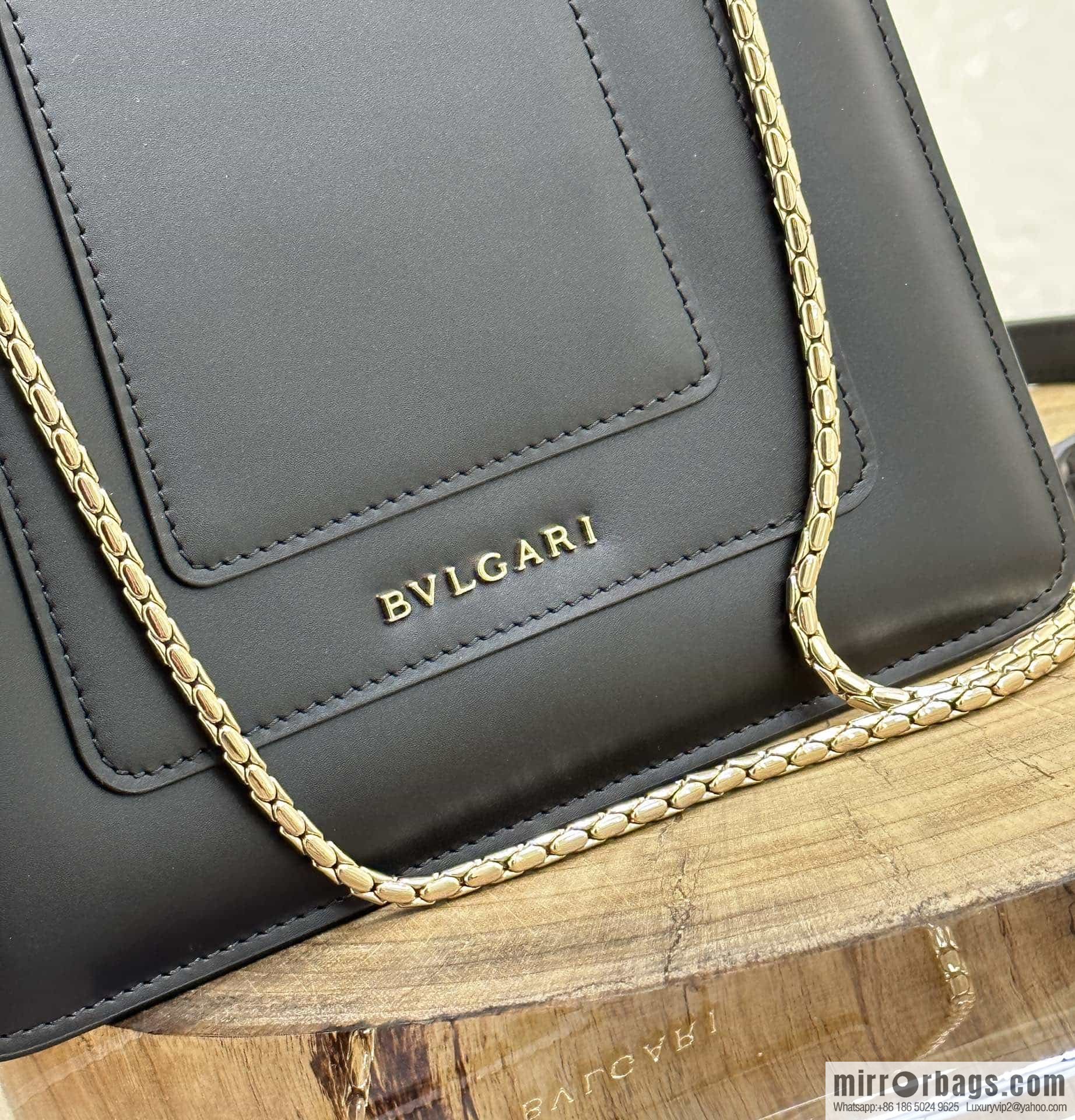 [Bvlgari] Bulgari counter hot-selling Serpenti Forever wrist organ bag model number: 38329