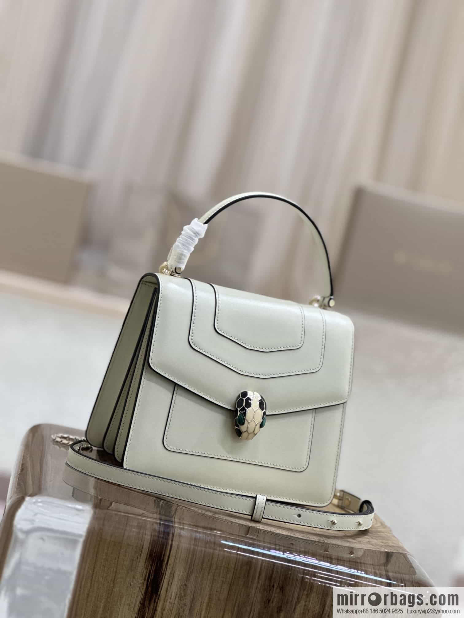 [Bvlgari] Bulgari counter hot-selling Serpenti Forever wrist organ bag model number: 38329