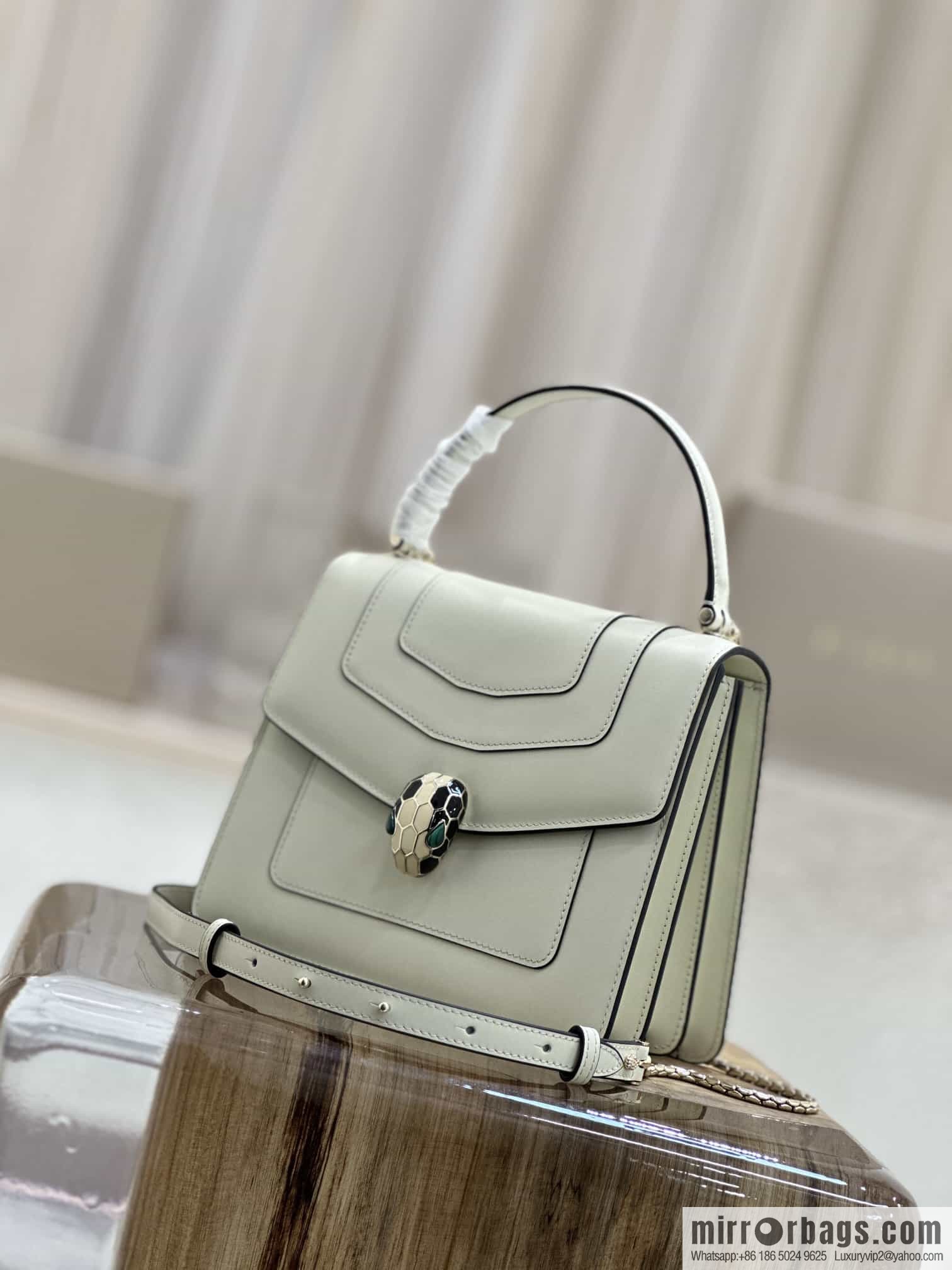 [Bvlgari] Bulgari counter hot-selling Serpenti Forever wrist organ bag model number: 38329