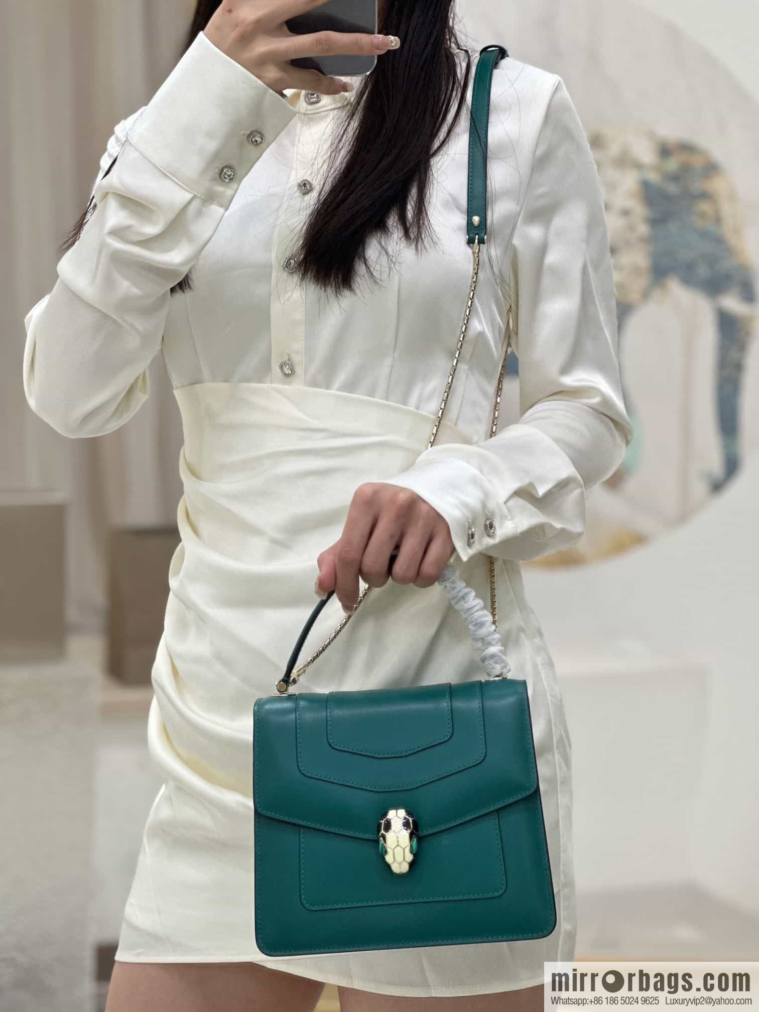 [Bvlgari] Bulgari counter hot-selling Serpenti Forever wrist organ bag model number: 38329