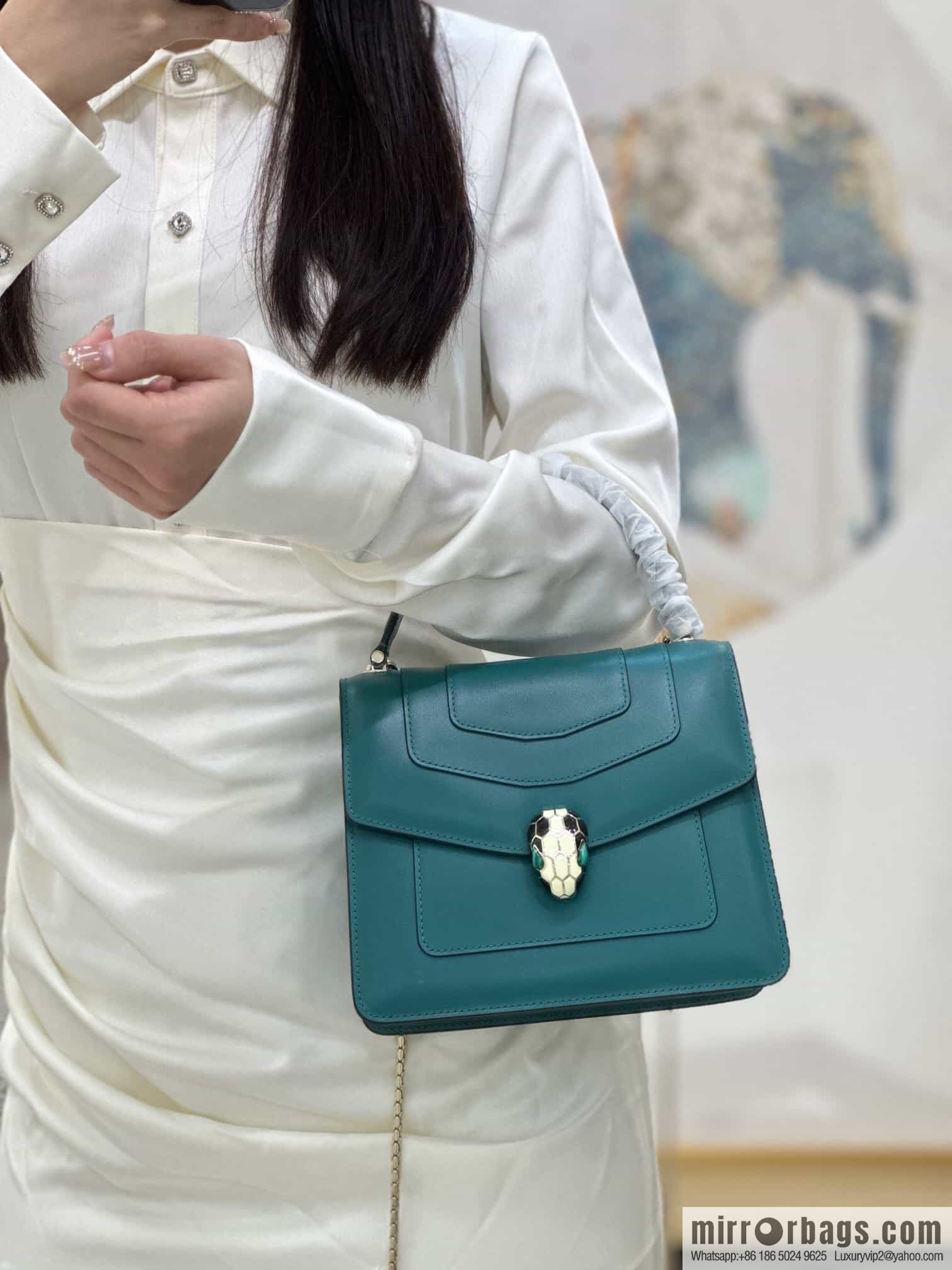 [Bvlgari] Bulgari counter hot-selling Serpenti Forever wrist organ bag model number: 38329