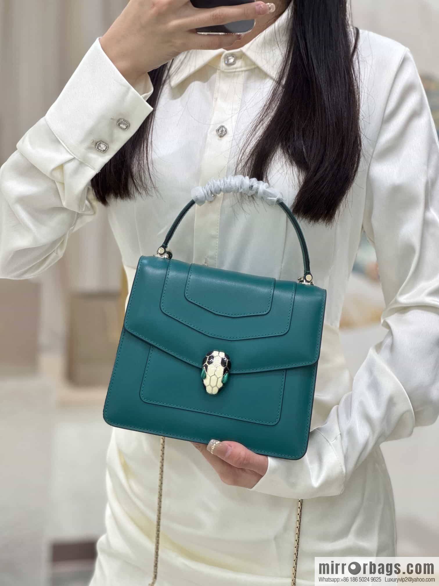 [Bvlgari] Bulgari counter hot-selling Serpenti Forever wrist organ bag model number: 38329