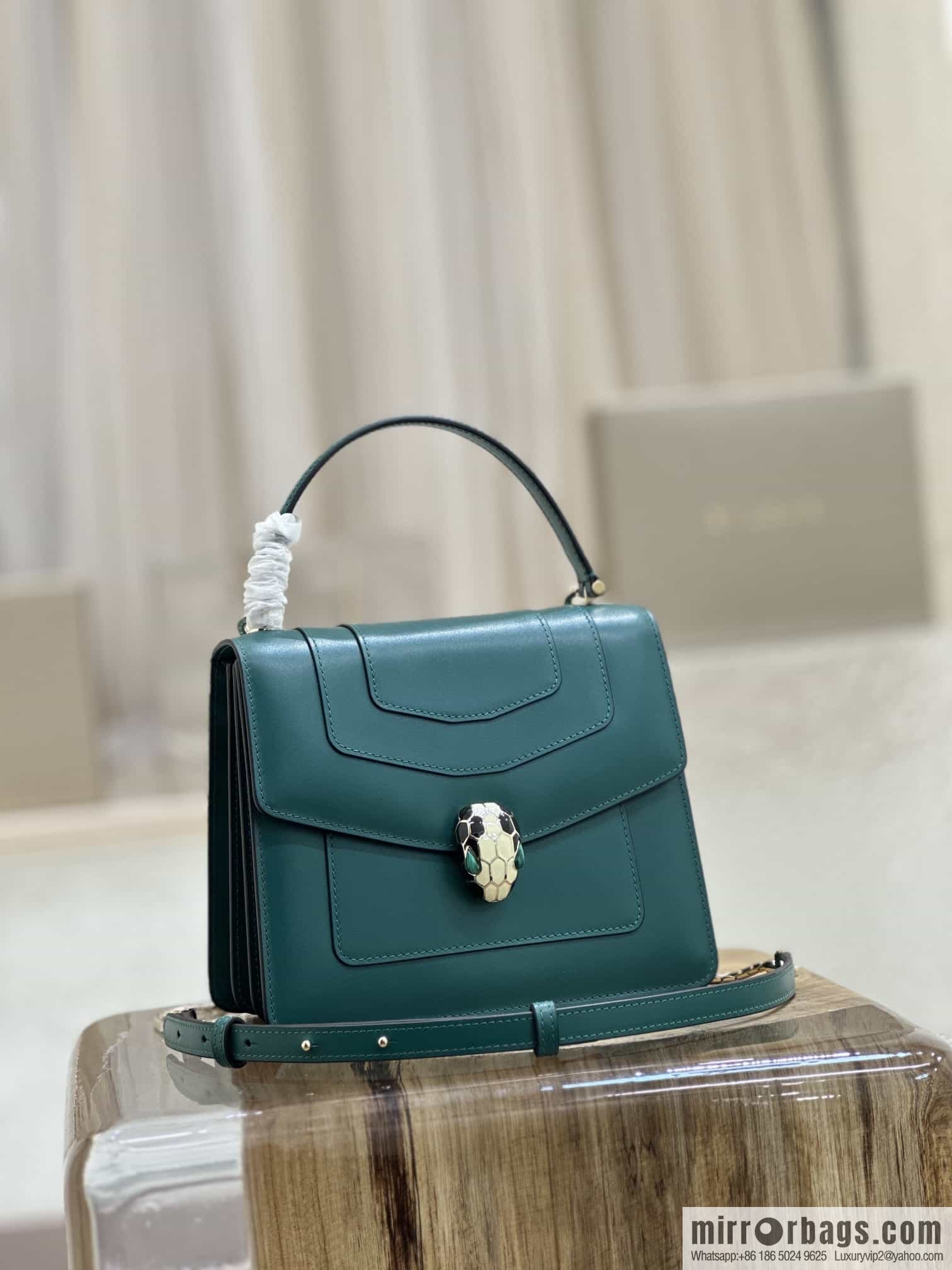 [Bvlgari] Bulgari counter hot-selling Serpenti Forever wrist organ bag model number: 38329