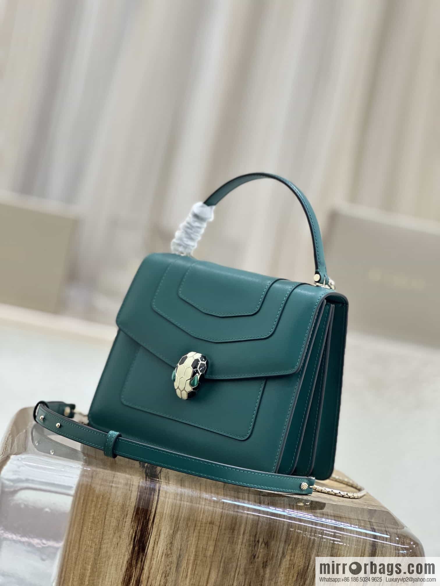 [Bvlgari] Bulgari counter hot-selling Serpenti Forever wrist organ bag model number: 38329