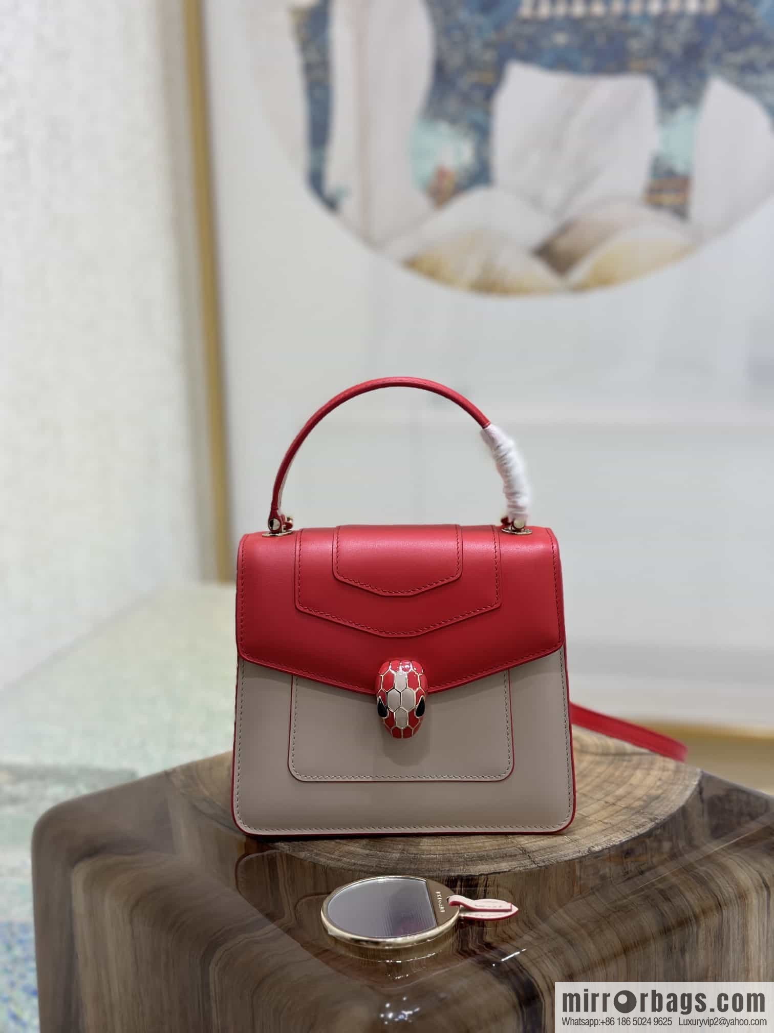 [Bvlgari] Bulgari counter hot-selling Serpenti Forever wrist organ bag model number: 38329