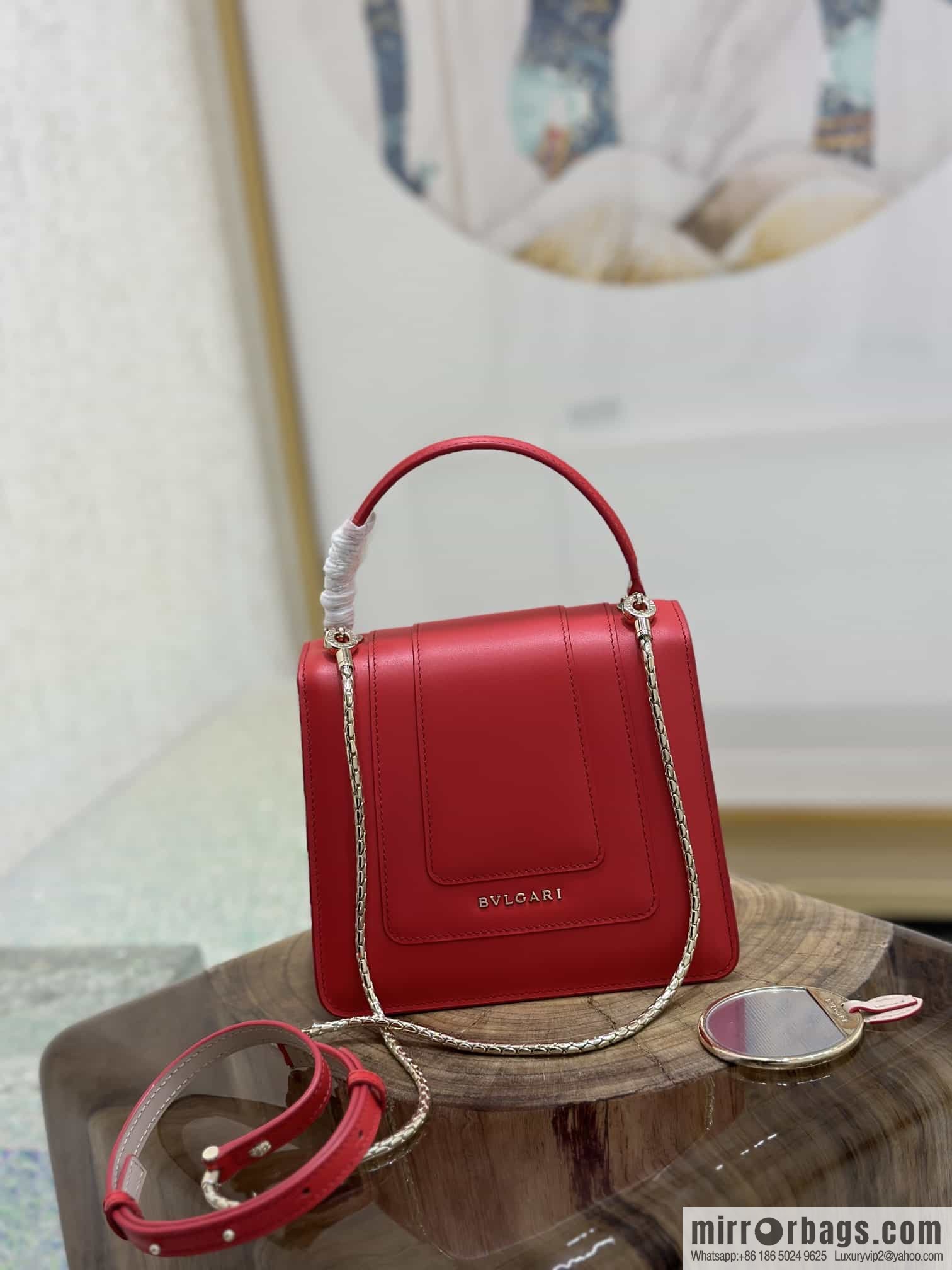 [Bvlgari] Bulgari counter hot-selling Serpenti Forever wrist organ bag model number: 38329