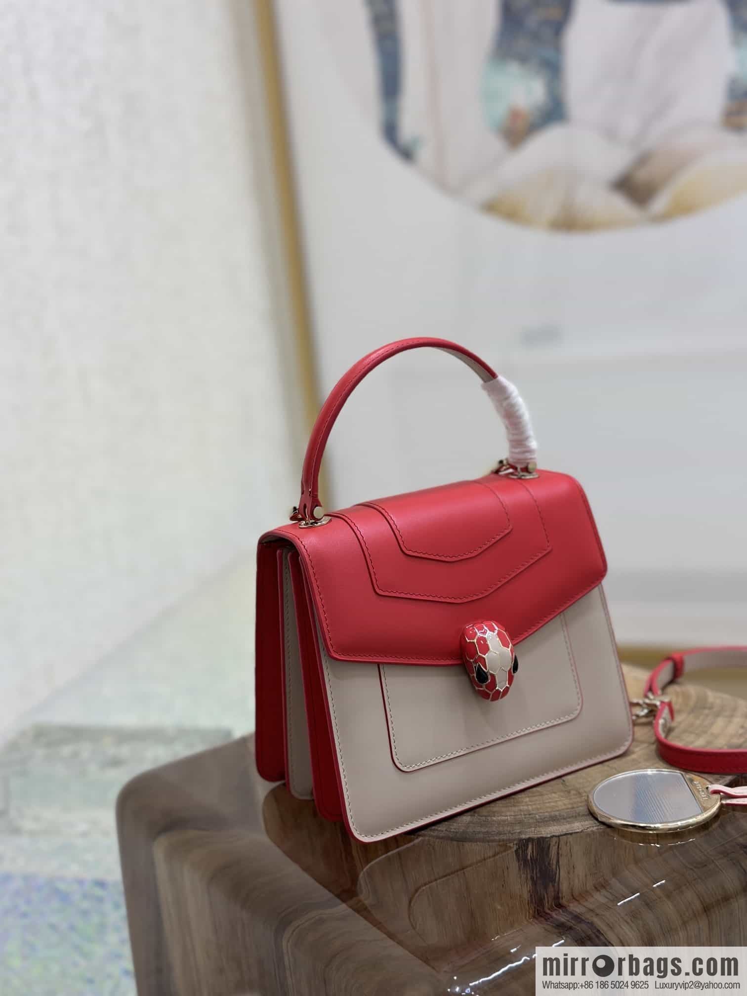 [Bvlgari] Bulgari counter hot-selling Serpenti Forever wrist organ bag model number: 38329