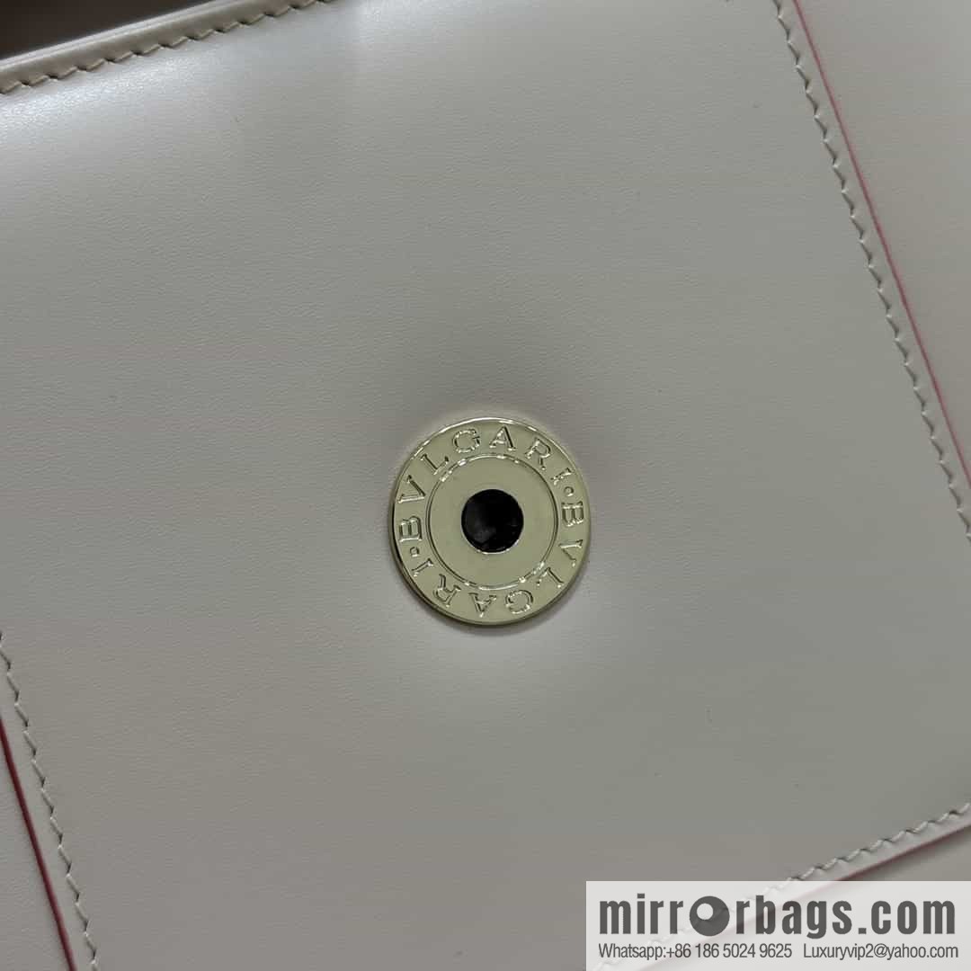 [Bvlgari] Bulgari counter hot-selling Serpenti Forever wrist organ bag model number: 38329