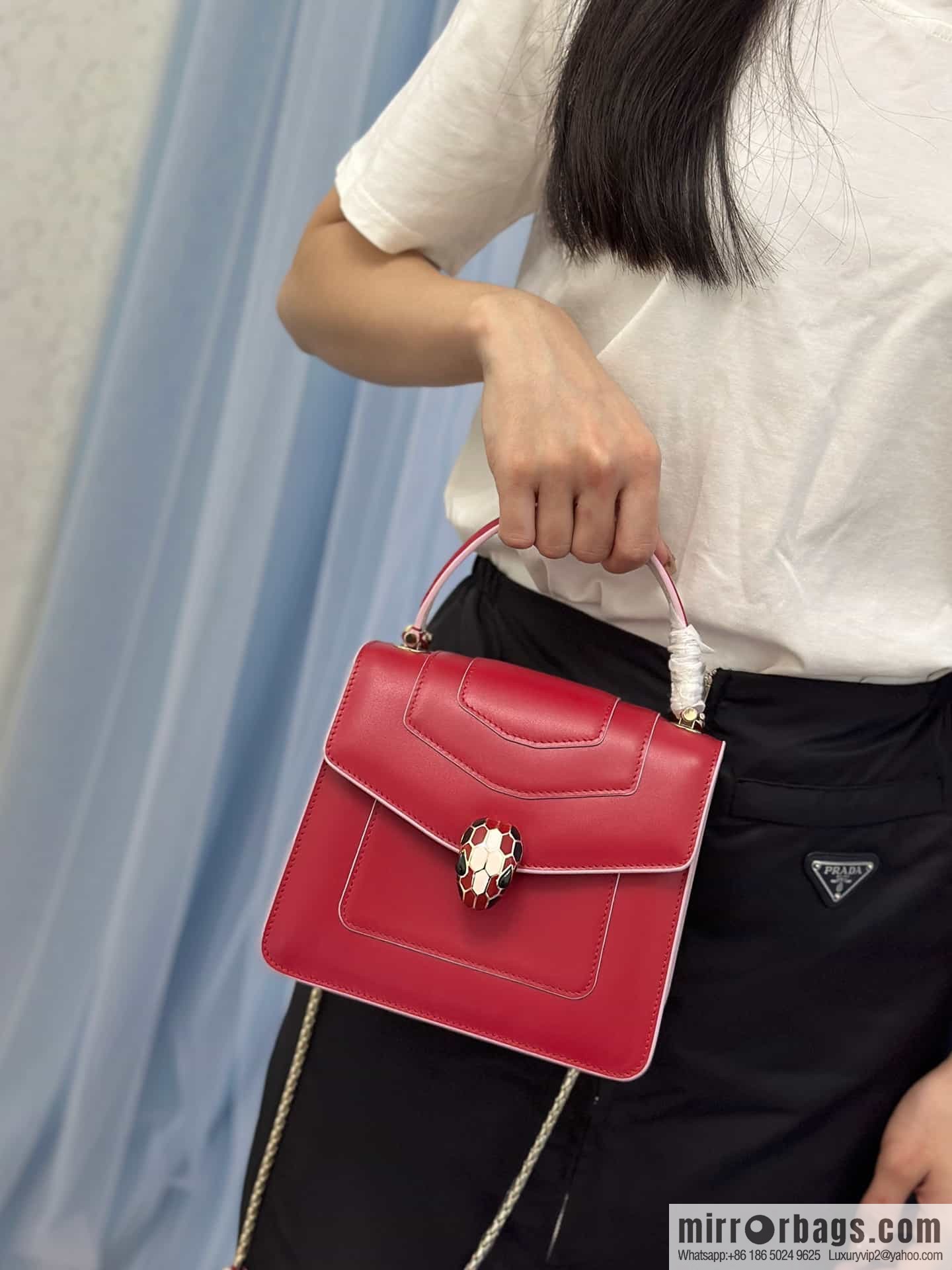 [Bvlgari] Bulgari counter hot-selling Serpenti Forever wrist organ bag model number: 38329