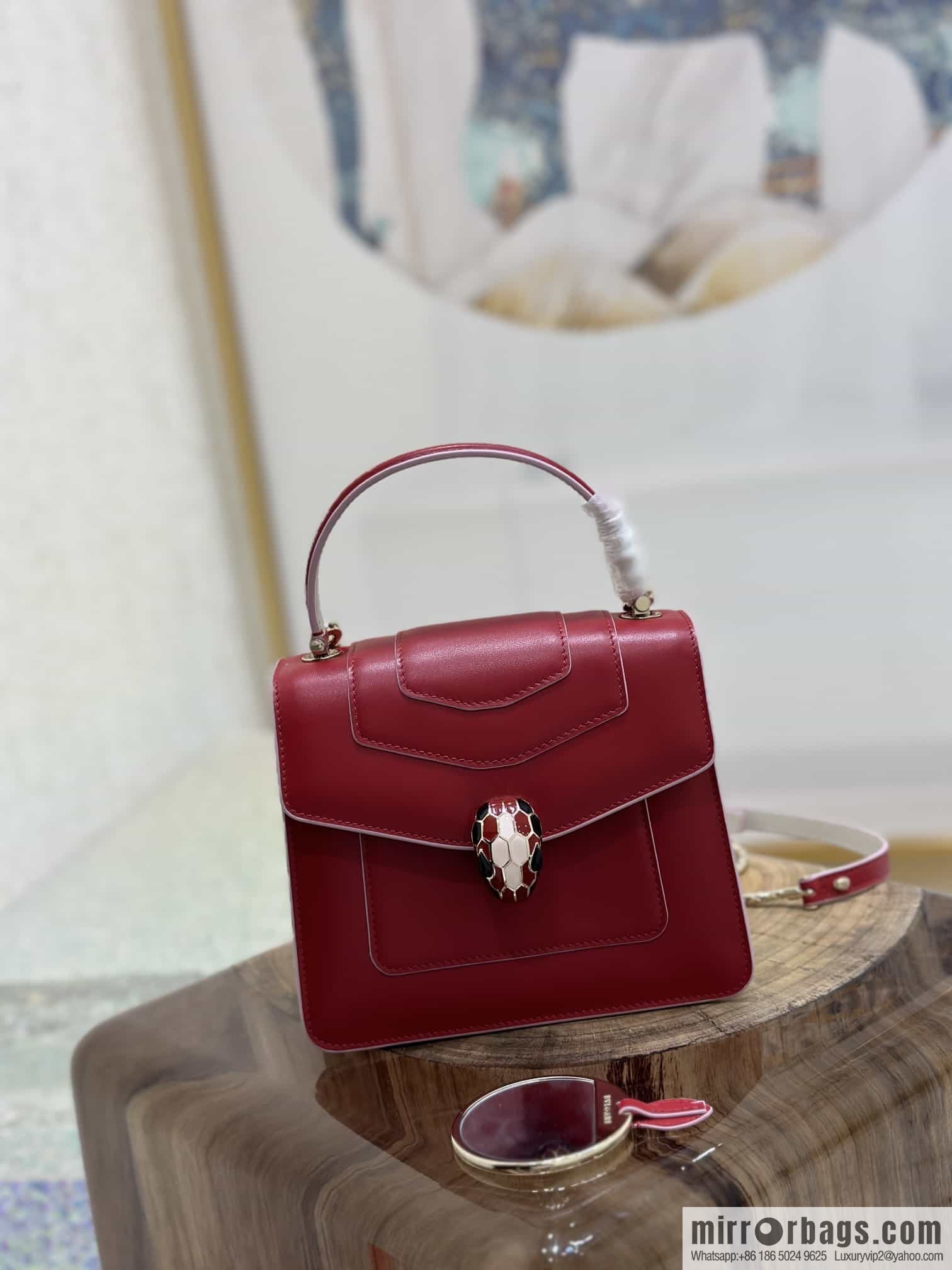 [Bvlgari] Bulgari counter hot-selling Serpenti Forever wrist organ bag model number: 38329