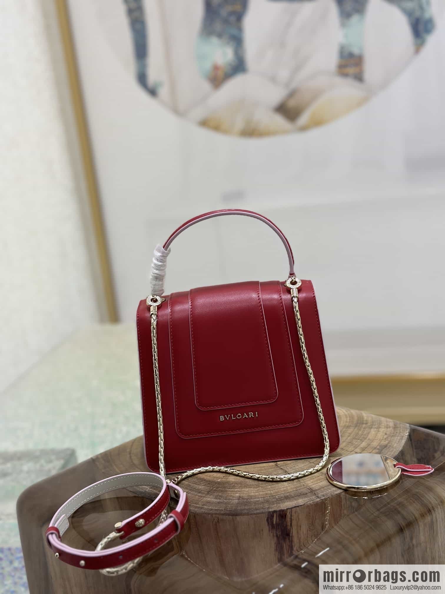 [Bvlgari] Bulgari counter hot-selling Serpenti Forever wrist organ bag model number: 38329