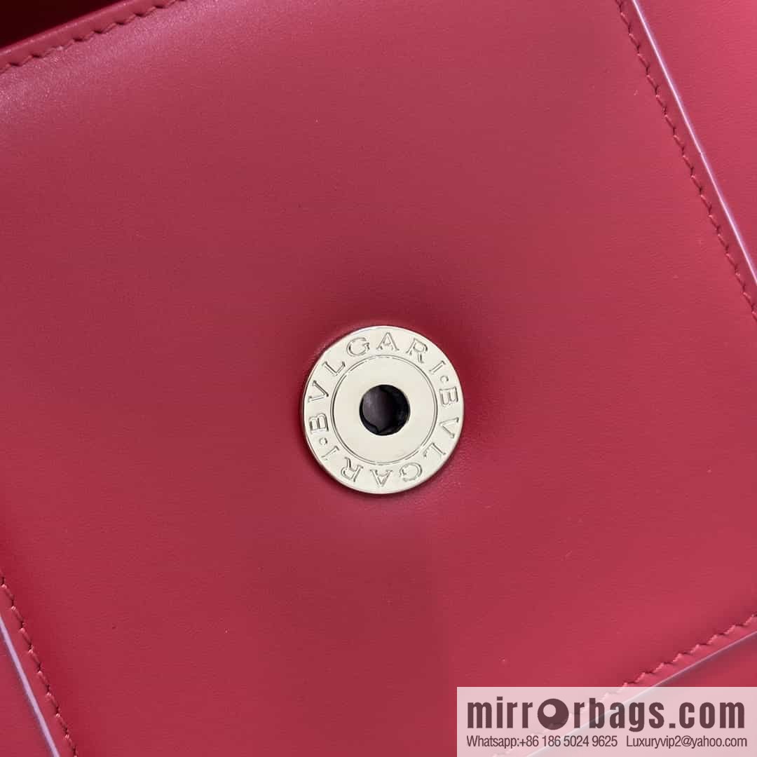 [Bvlgari] Bulgari counter hot-selling Serpenti Forever wrist organ bag model number: 38329