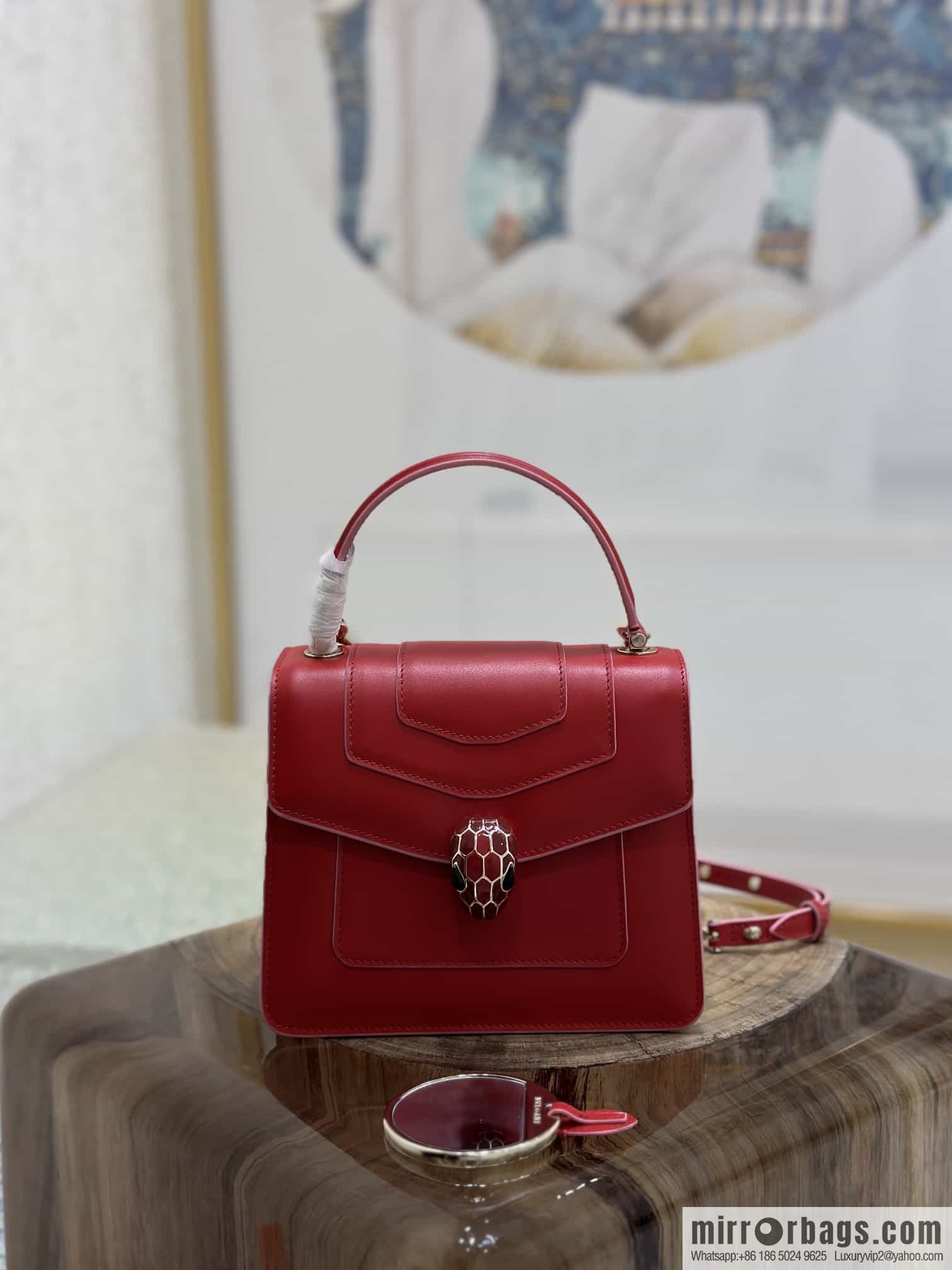 [Bvlgari] Bulgari counter hot-selling Serpenti Forever wrist organ bag model number: 38329