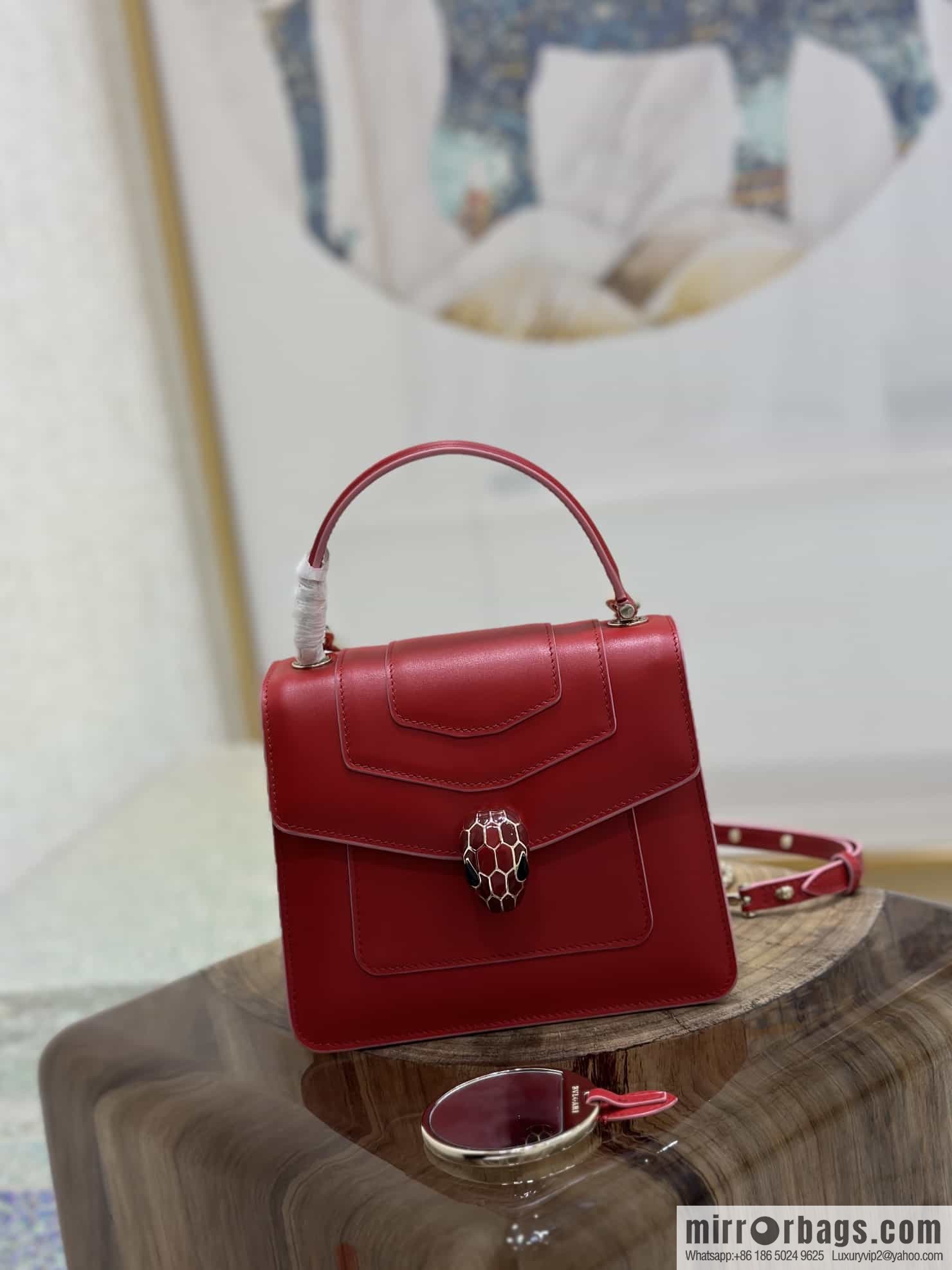 [Bvlgari] Bulgari counter hot-selling Serpenti Forever wrist organ bag model number: 38329